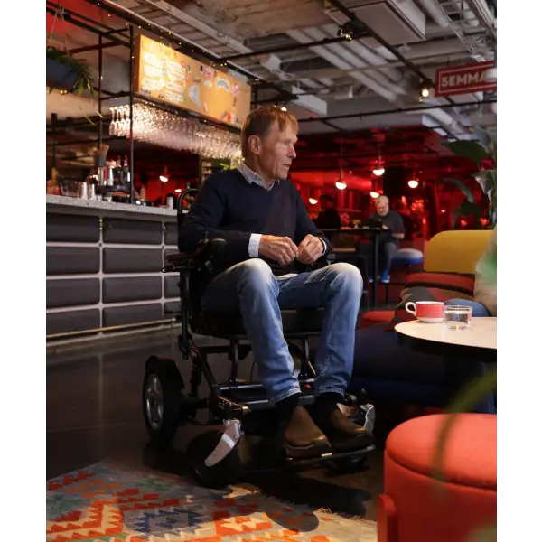 Eloflex R Hopfällbar batteridriven rullstol - eloflex